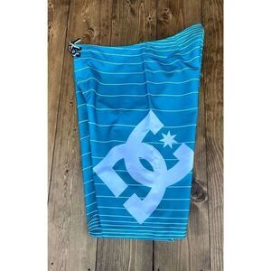 DG board shorts mens size 30W swimming beach surfer blue with stripes
